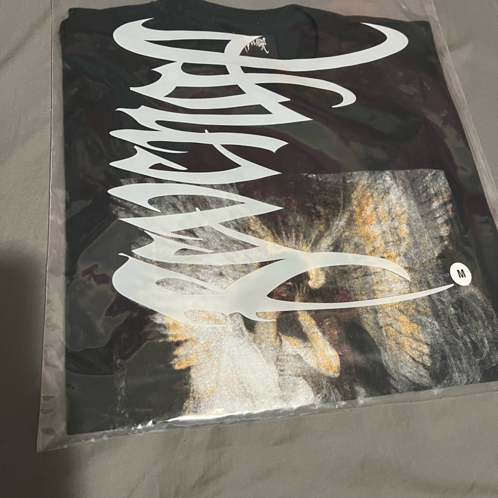 Revenge angles kiss tee